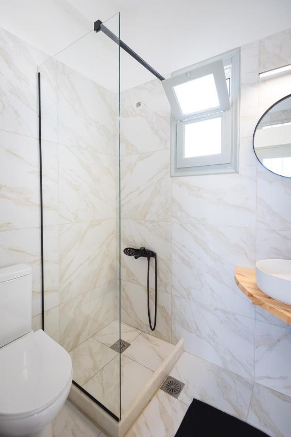 Navi B3 Brand New In Naousa (Paros)